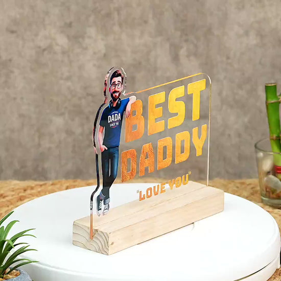 Showcase Video of Personalised Best Papa Love You caricature acrylic plaque with cartoon portrait on wooden base for Father's Day gift