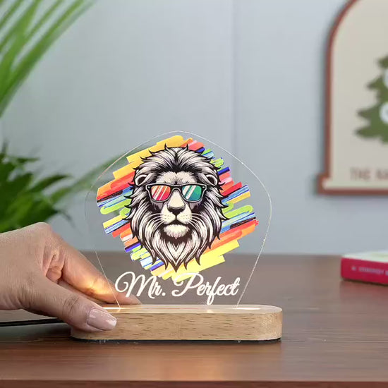 Video presenting this lamp as the perfect ego-booster gift for the 'King' of your life